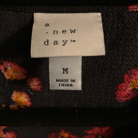 A New Day Red and Black Floral Blouse - Picture 4 of 6